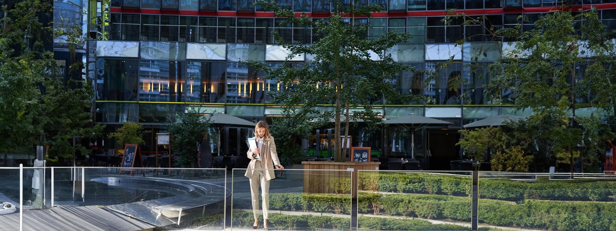 Empfangsbereich im modernen Business Center